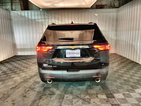 Used 2023 Chevrolet Traverse LT w/ Rear Camera Mirror Package image 7