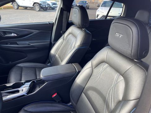 Used 2025 Buick Envista Sport Touring image 35