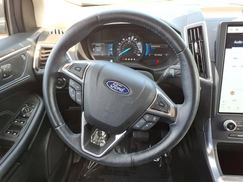 Used 2022 Ford Edge Titanium AWD/4WD image 25