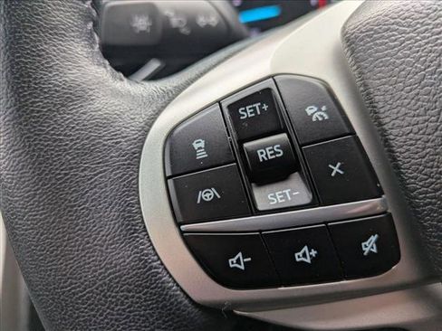 Used 2023 Ford Explorer XLT w/ Equipment Group 202A AWD/4WD image 15