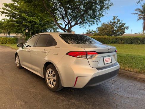 Used 2024 Toyota Corolla LE FWD image 3