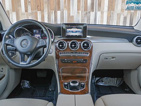 Used 2019 Mercedes-Benz GLC 300 4MATIC image 17