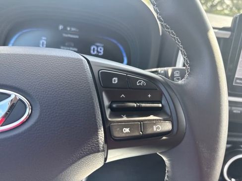 Used 2024 Hyundai Venue Limited image 22