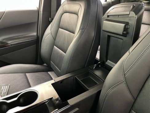 Used 2025 Chevrolet Equinox LT w/ Convenience Package II FWD image 30