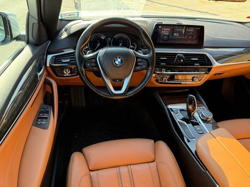 Used 2019 BMW 530i xDrive w/ Convenience Package AWD/4WD image 11