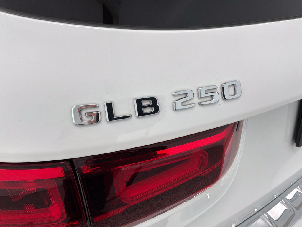 Used 2023 Mercedes-Benz GLB 250 image 23