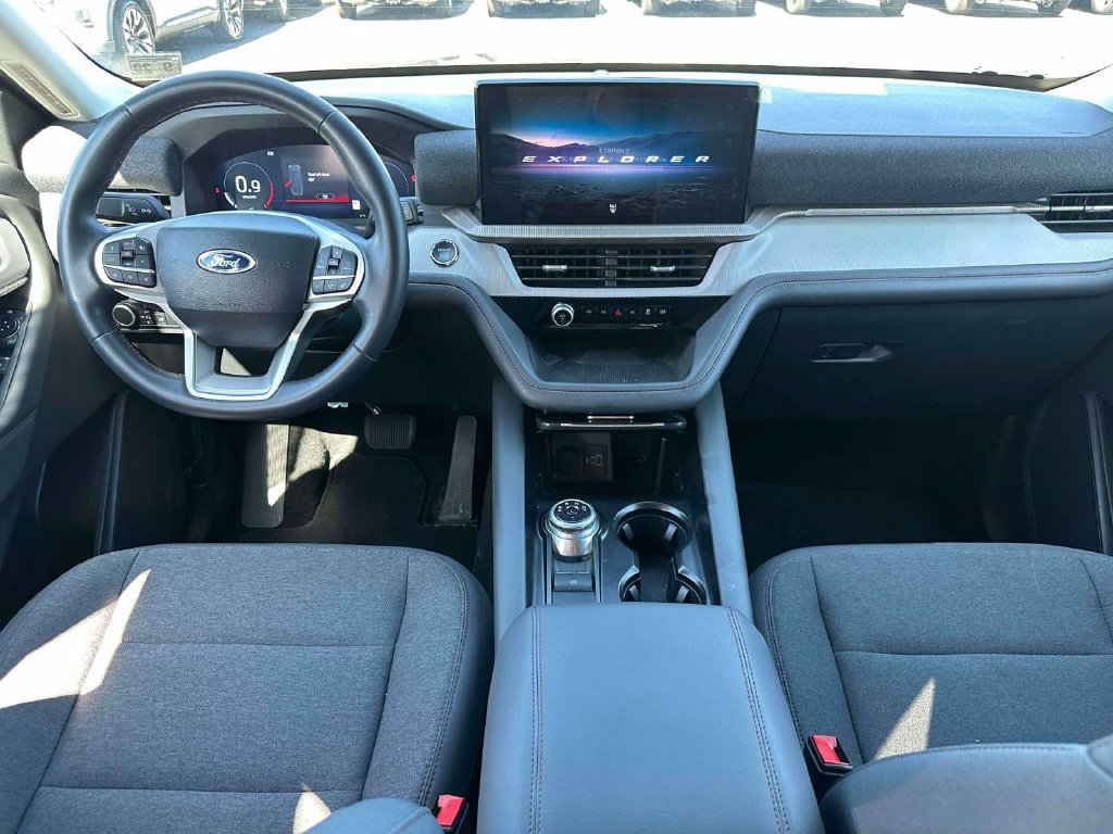 Used 2025 Ford Explorer Active AWD/4WD image 14