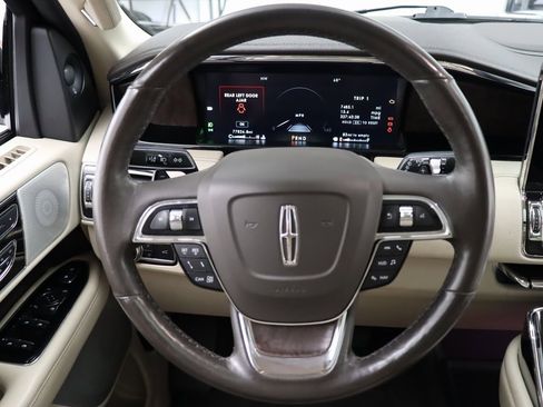 Used 2021 Lincoln Navigator Reserve w/ Luxury Package image 13