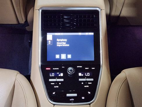 Used 2022 Porsche Panamera image 53