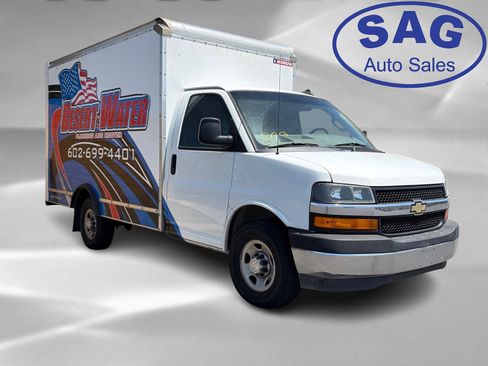 Used 2021 Chevrolet Express 3500 w/ Power Convenience Package RWD image 2