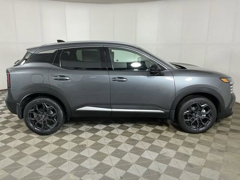 New 2026 Nissan Kicks SR image 8