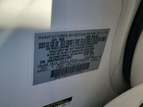 Certified 2025 Nissan Kicks SV FWD image 30