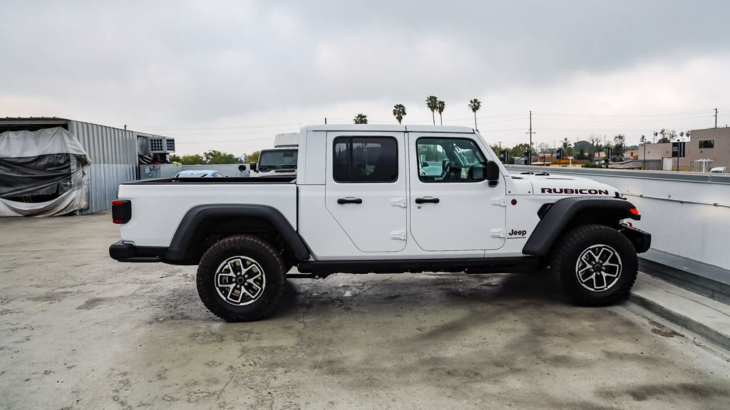 New 2026 Jeep Gladiator Rubicon w/ Steel Bumper Group AWD/4WD image 13