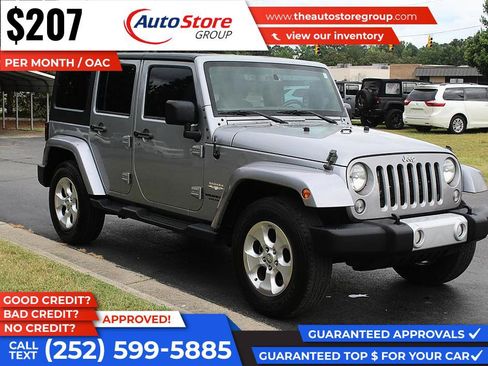 Used 2015 Jeep Wrangler Unlimited Sahara w/ Connectivity Group AWD/4WD image 4
