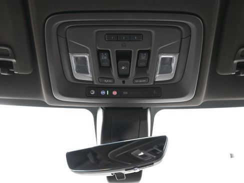 Used 2022 GMC Sierra 1500 Denali w/ Denali Premium Package AWD/4WD image 28