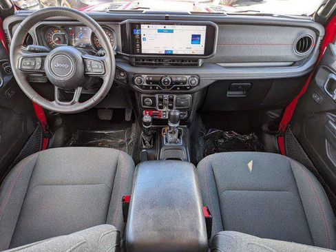 Certified 2025 Jeep Wrangler Unlimited Rubicon AWD/4WD image 16