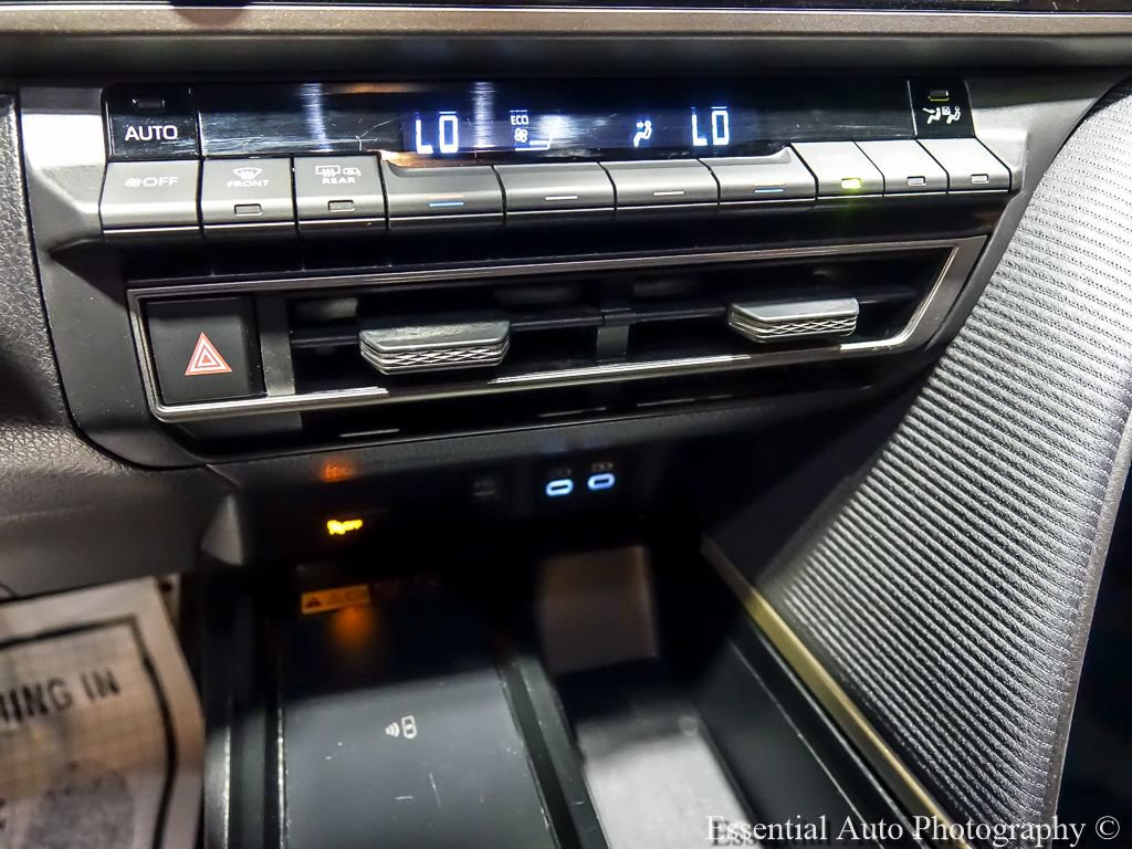 Used 2025 Toyota Camry SE FWD image 21