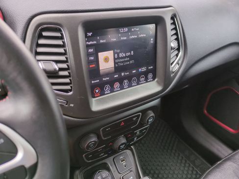 Used 2019 Jeep Compass Trailhawk AWD/4WD image 27