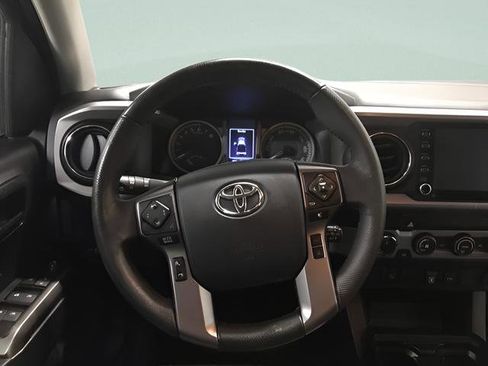 Certified 2020 Toyota Tacoma SR5 AWD/4WD image 17