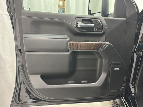 Used 2022 GMC Sierra 3500 Denali w/ Denali Ultimate Package AWD/4WD image 18