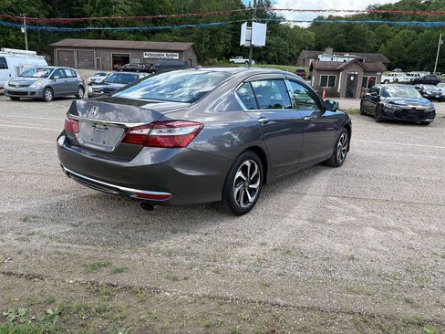 Used 2016 Honda Accord EX image 5