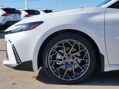 New 2026 Toyota Camry SE image 5