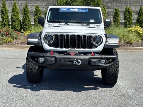 Used 2024 Jeep Wrangler Unlimited Rubicon w/ Capability Package AWD/4WD image 3