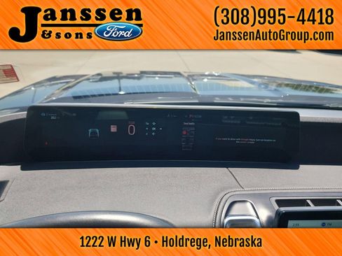 Used 2025 Ford Expedition Platinum w/ Driver's Package AWD/4WD image 28