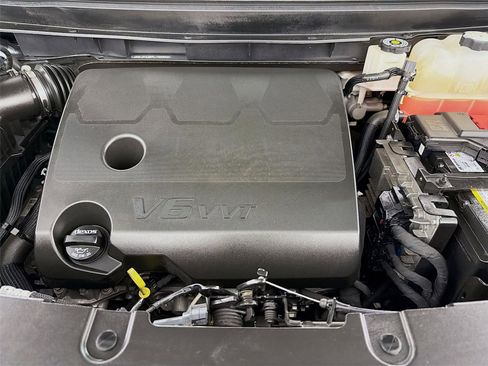 Used 2023 Chevrolet Traverse Premier w/ LPO, Floor Liner Package image 30