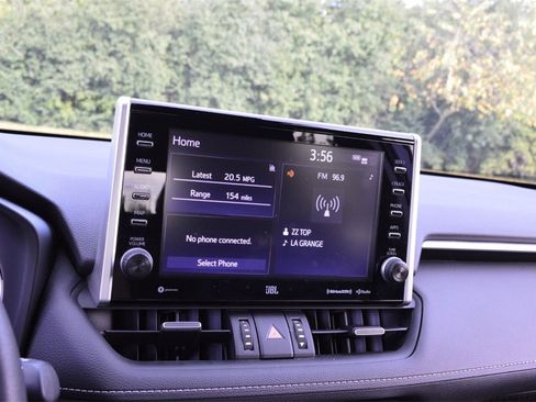 Used 2022 Toyota RAV4 XLE Premium image 20