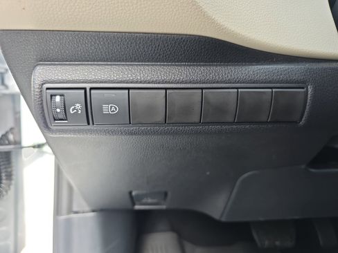 Used 2025 Toyota Corolla LE image 25