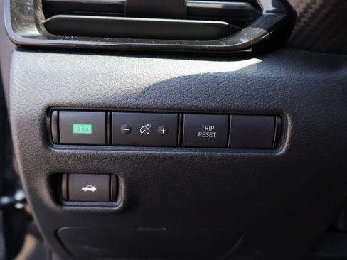 Used 2024 Nissan Sentra SR FWD image 34