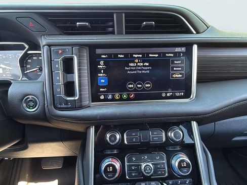 Used 2021 GMC Yukon Denali AWD/4WD image 10