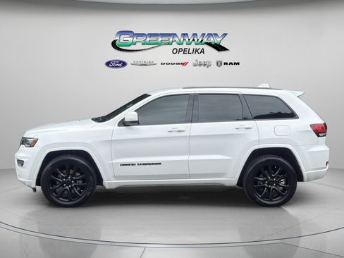 Used 2021 Jeep Grand Cherokee Laredo X AWD/4WD image 5