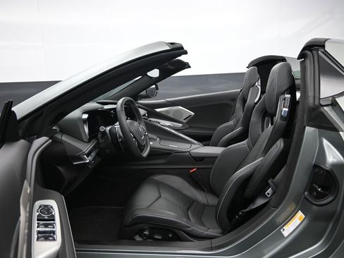 Used 2023 Chevrolet Corvette Stingray Premium Conv w/ Z51 Performance Package image 29