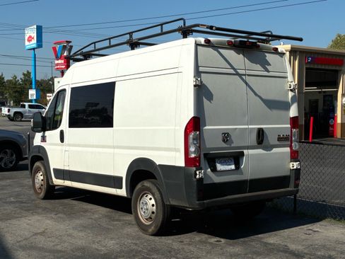 Used 2020 RAM ProMaster 2500 w/ Premium Appearance Group FWD image 4