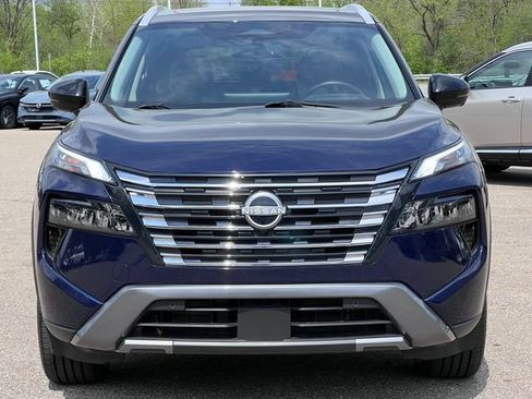 Used 2025 Nissan Rogue SL w/ Tech Package AWD/4WD image 40