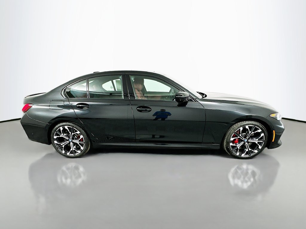 Used 2026 BMW 330i Sedan w/ M Sport Package RWD image 4