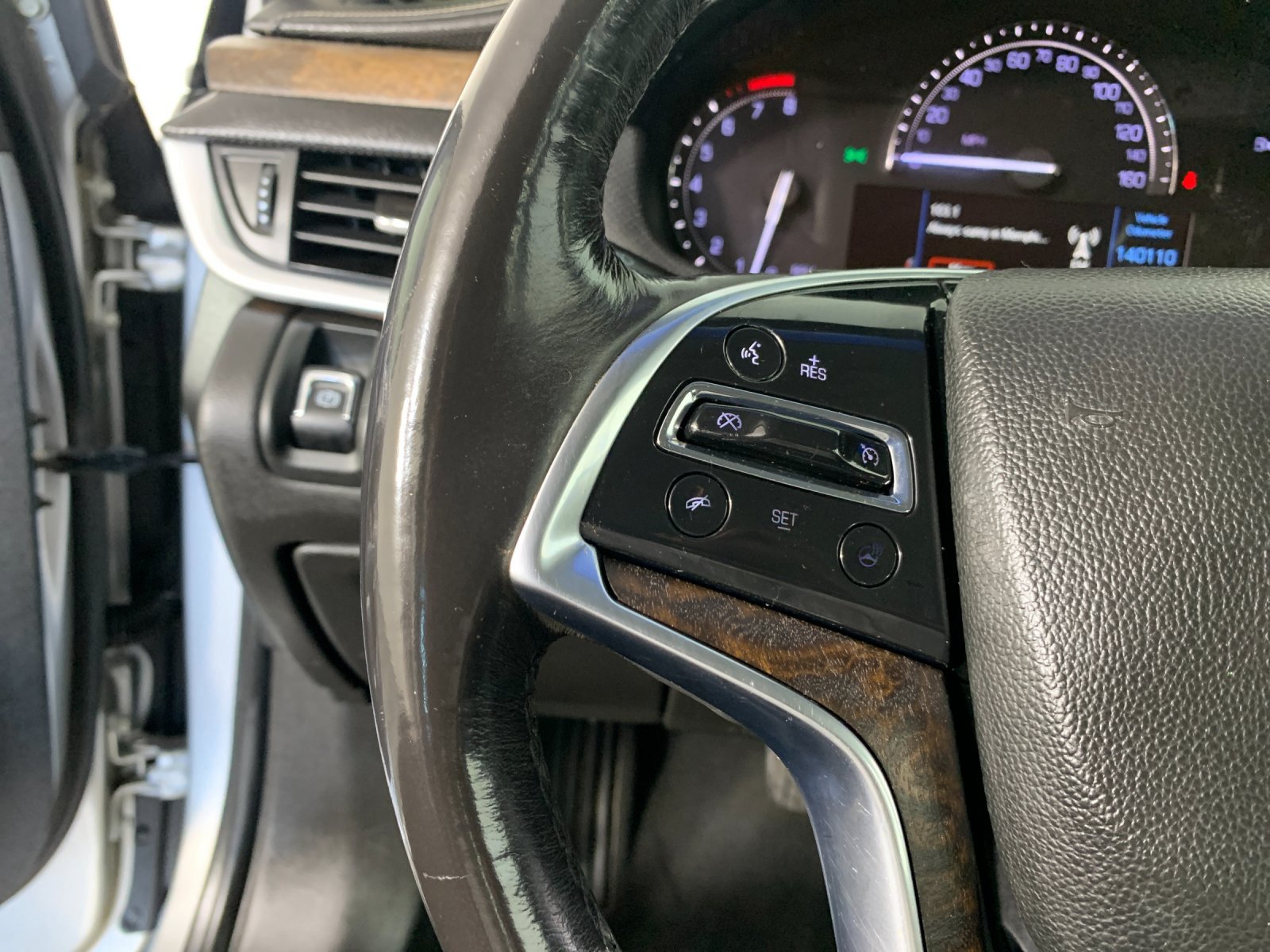 Used 2018 Cadillac XTS Luxury FWD image 18