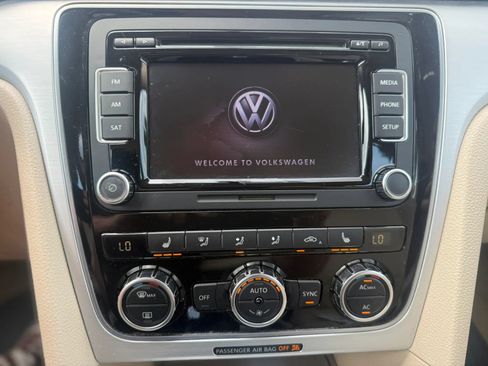 Used 2012 Volkswagen Passat 2.5 SE FWD image 14