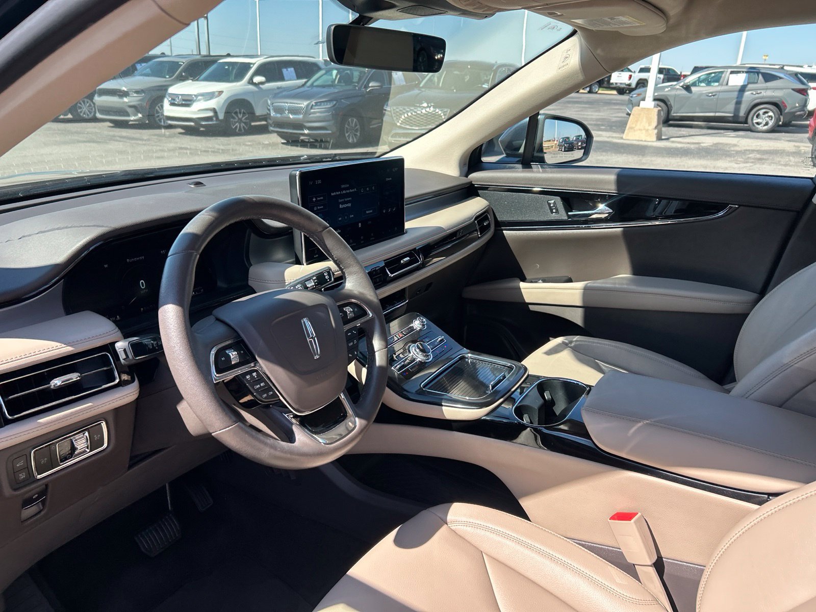 Used 2023 Lincoln Nautilus AWD w/ Premium Package image 11