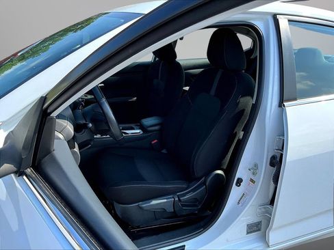 Used 2024 Nissan Sentra SV w/ All-Weather Package FWD image 23