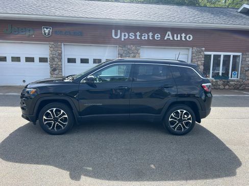 Used 2022 Jeep Compass Limited AWD/4WD image 8