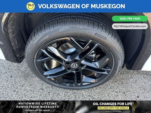 New 2026 Volkswagen Tiguan SE R-Line image 9