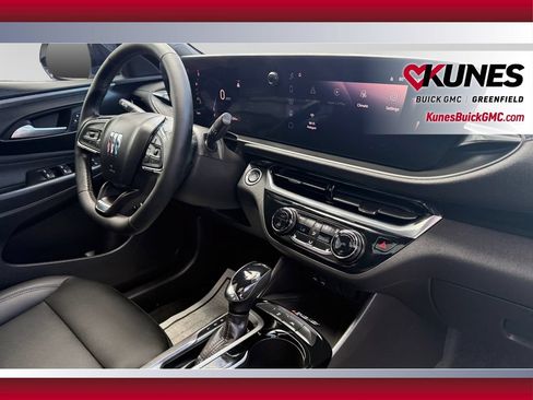 Used 2025 Buick Envista Sport Touring w/ Experience Buick Package FWD image 38