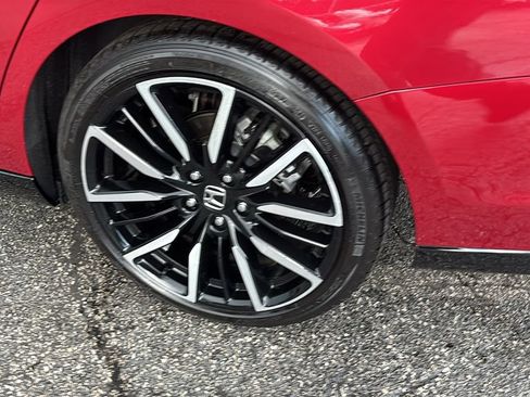 Used 2023 Honda Accord Touring image 9