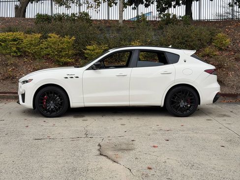 Certified 2024 Maserati Levante Modena Ultima image 6