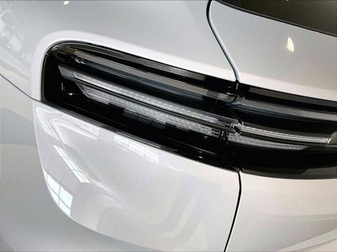 New 2026 Porsche Macan 4 Electric image 30