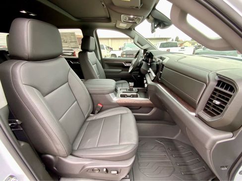 New 2026 GMC Sierra 1500 SLT w/ SLT Convenience Package image 27