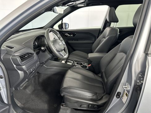 Used 2025 Subaru Forester Limited w/ Popular Package #2 image 6